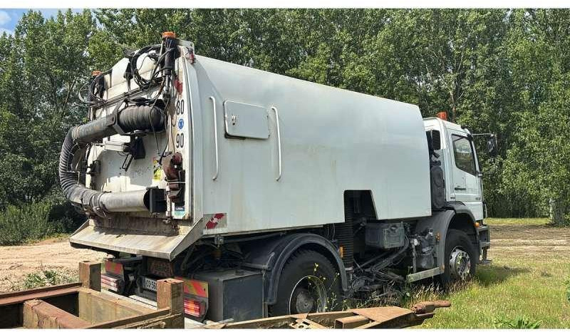 Mercedes AXOR 1829 - Yol süpürme aracı: fotoğraf 3 Mercedes AXOR 1829 - Yol süpürme aracı: fotoğraf 3