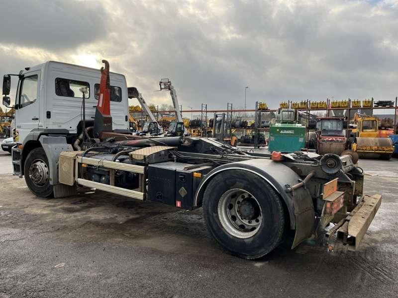 Mercedes AXOR 1833 - Kancalı yükleyici kamyon: fotoğraf 5 Mercedes AXOR 1833 - Kancalı yükleyici kamyon: fotoğraf 5