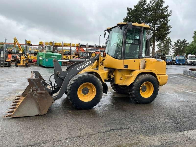 Volvo L30G - Tekerlekli yükleyici: fotoğraf 3 Volvo L30G - Tekerlekli yükleyici: fotoğraf 3