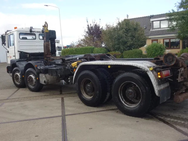 MAN 35-364 chassis cabine manual diesel pomp 6 cil 8x4 - Şasi kamyon: fotoğraf 2 MAN 35-364 chassis cabine manual diesel pomp 6 cil 8x4 - Şasi kamyon: fotoğraf 2