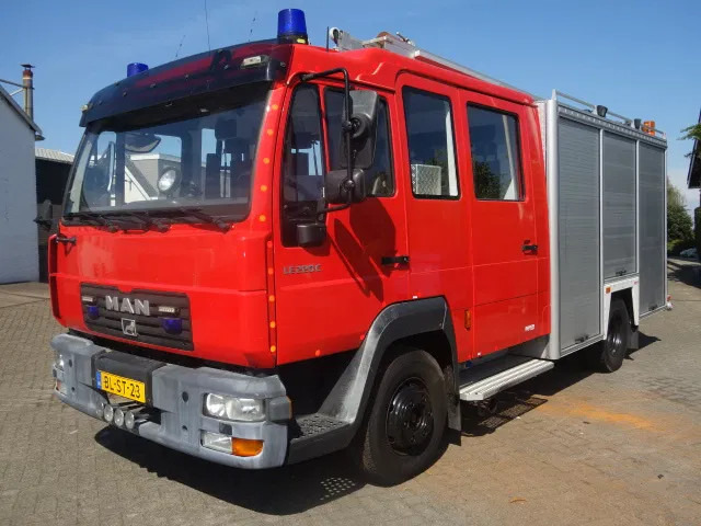 MAN LE 220C GODIVA POMP 2000 LITER TANK,MANUAL GEARBOX - İtfaiye aracı: fotoğraf 1 MAN LE 220C GODIVA POMP 2000 LITER TANK,MANUAL GEARBOX - İtfaiye aracı: fotoğraf 1
