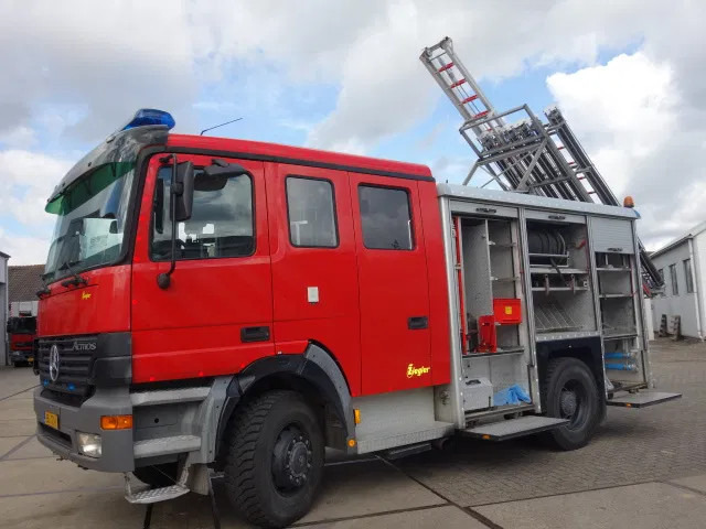 Mercedes-Benz Actros 1831 4X4 ZIEGLER BOMBEROS POMP,2500 L TANK - İtfaiye aracı: fotoğraf 1 Mercedes-Benz Actros 1831 4X4 ZIEGLER BOMBEROS POMP,2500 L TANK - İtfaiye aracı: fotoğraf 1