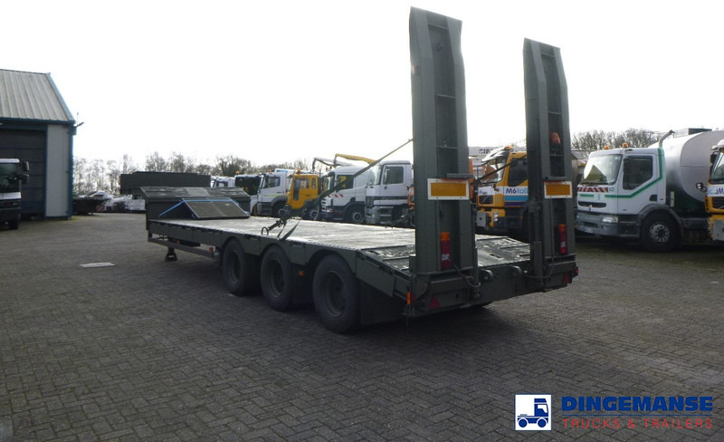 Broshuis 3-axle semi-lowbed trailer E-2130 / 73 t + ramps - Alçak çerçeveli platform dorse: fotoğraf 4 Broshuis 3-axle semi-lowbed trailer E-2130 / 73 t + ramps - Alçak çerçeveli platform dorse: fotoğraf 4