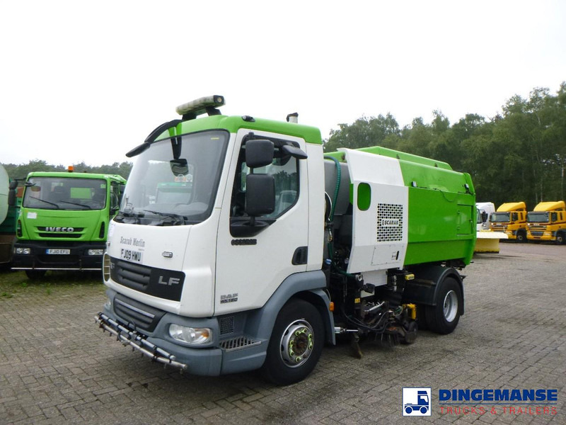 DAF LF 45.180 Scarab Merlin street sweeper 4x2 - Yol süpürme aracı: fotoğraf 1 DAF LF 45.180 Scarab Merlin street sweeper 4x2 - Yol süpürme aracı: fotoğraf 1