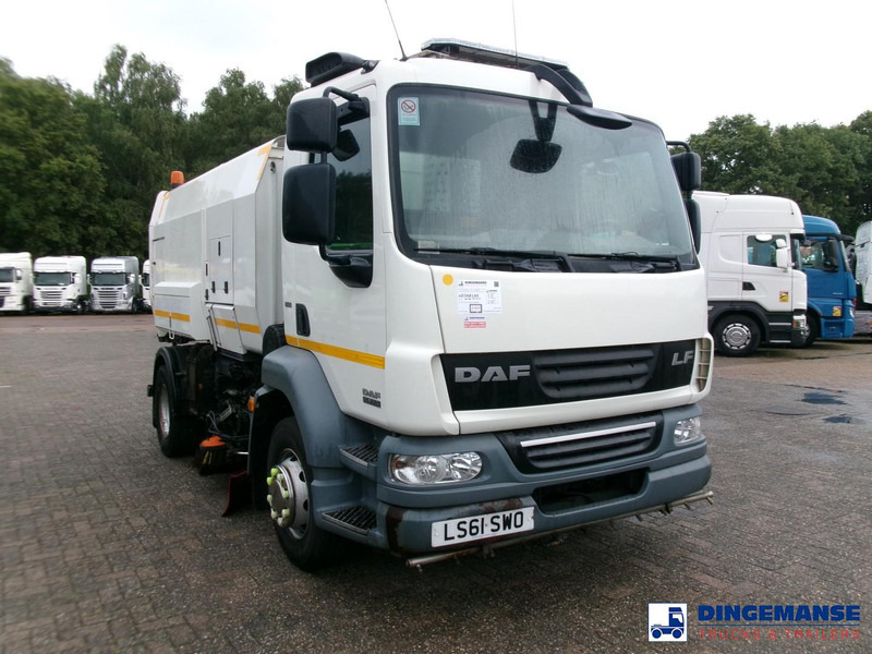 DAF LF 55.220 4x2 Scarab sweeper - Yol süpürme aracı: fotoğraf 2 DAF LF 55.220 4x2 Scarab sweeper - Yol süpürme aracı: fotoğraf 2