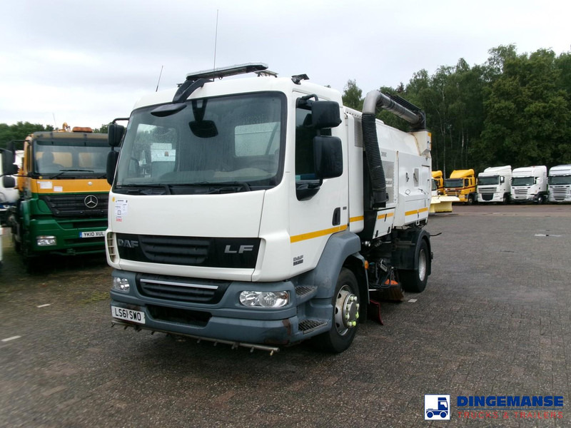 DAF LF 55.220 4x2 Scarab sweeper - Yol süpürme aracı: fotoğraf 1 DAF LF 55.220 4x2 Scarab sweeper - Yol süpürme aracı: fotoğraf 1