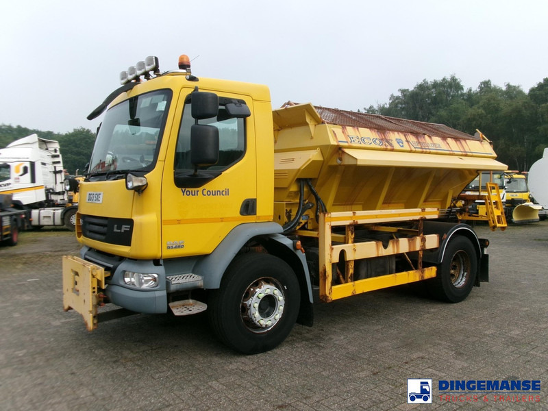 DAF LF 55.250 4X2 RHD gritter - Kar küreme aracı: fotoğraf 1 DAF LF 55.250 4X2 RHD gritter - Kar küreme aracı: fotoğraf 1