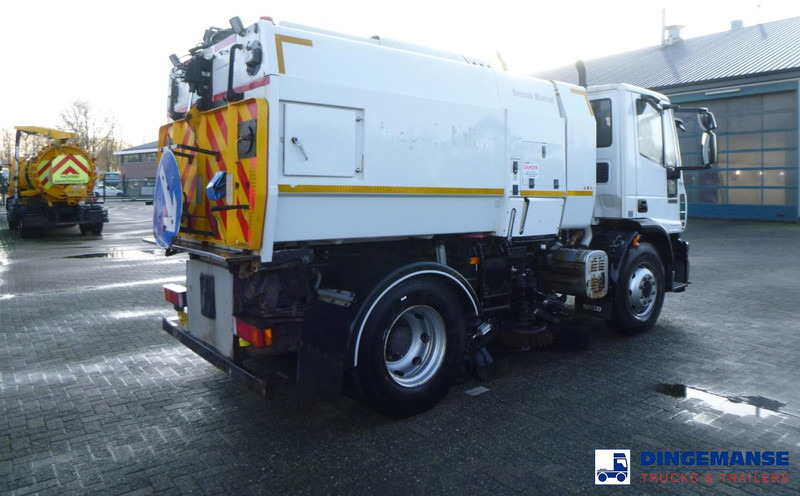 Iveco Eurocargo ML150E22 4x2 Scarab Mistral 6.2 m3 sweeper - Yol süpürme aracı: fotoğraf 4 Iveco Eurocargo ML150E22 4x2 Scarab Mistral 6.2 m3 sweeper - Yol süpürme aracı: fotoğraf 4