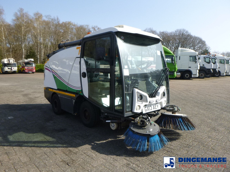 Johnston C202 compact street sweeper - Yol süpürme aracı: fotoğraf 2 Johnston C202 compact street sweeper - Yol süpürme aracı: fotoğraf 2