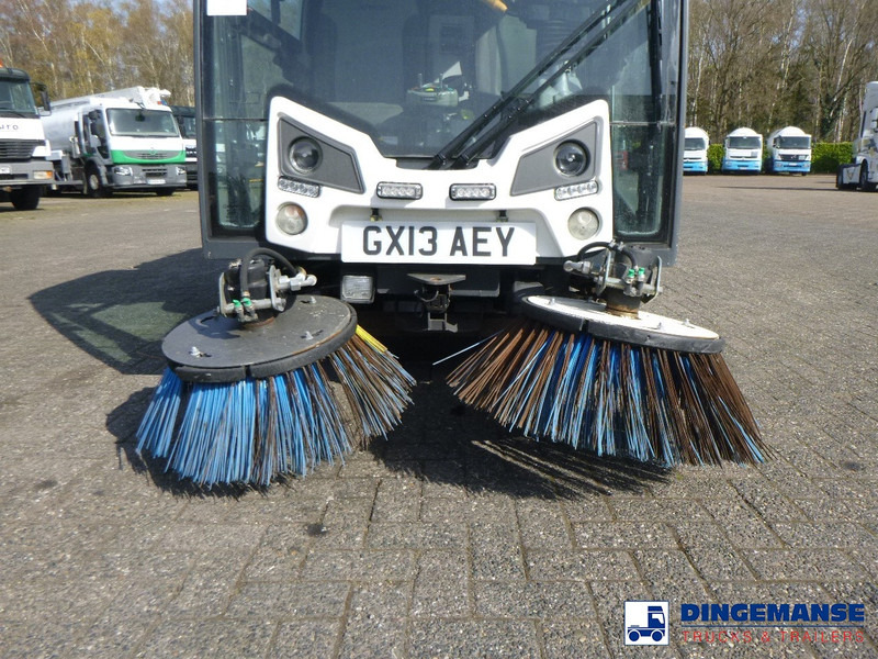 Johnston C202 compact street sweeper - Yol süpürme aracı: fotoğraf 5 Johnston C202 compact street sweeper - Yol süpürme aracı: fotoğraf 5