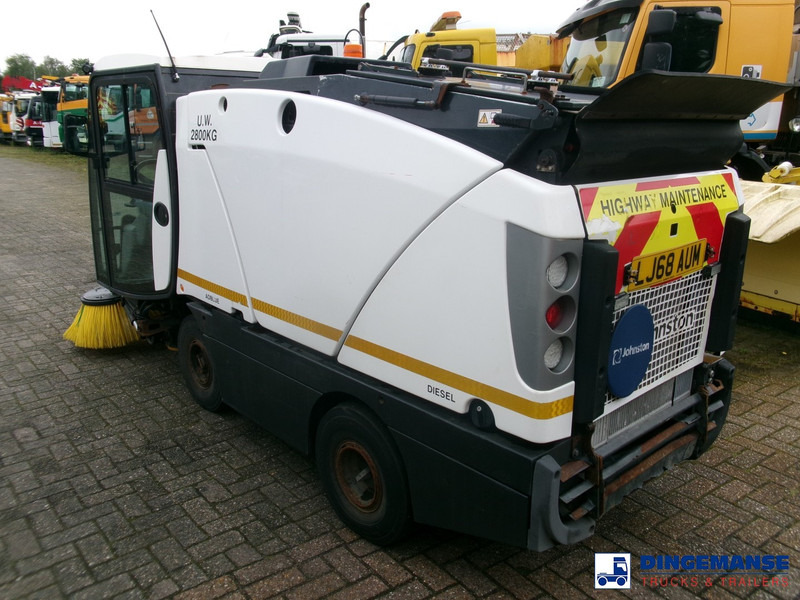 Johnston C202 compact street sweeper - Yol süpürme aracı: fotoğraf 3 Johnston C202 compact street sweeper - Yol süpürme aracı: fotoğraf 3