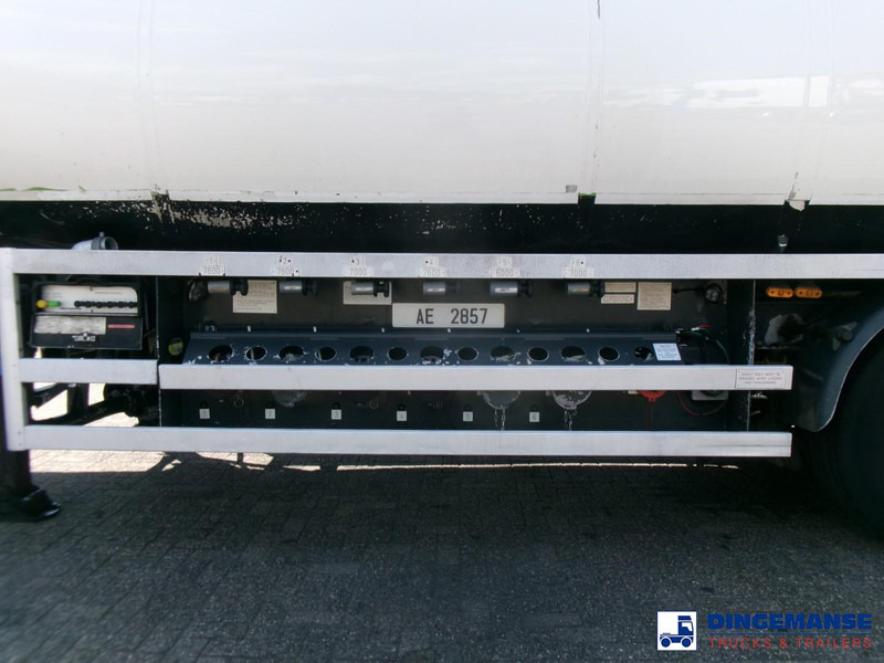 Lakeland Fuel tank alu 42.8 m3 / 6 comp + pump - Tanker dorse: fotoğraf 5 Lakeland Fuel tank alu 42.8 m3 / 6 comp + pump - Tanker dorse: fotoğraf 5