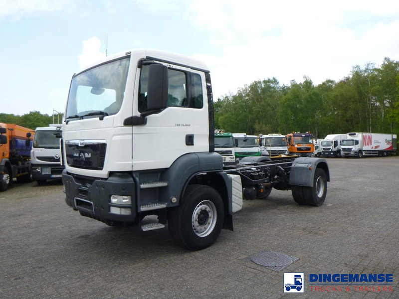 MAN TGS 19.360 4X2 BBS manual Euro 2 chassis + PTO - Şasi kamyon: fotoğraf 1 MAN TGS 19.360 4X2 BBS manual Euro 2 chassis + PTO - Şasi kamyon: fotoğraf 1