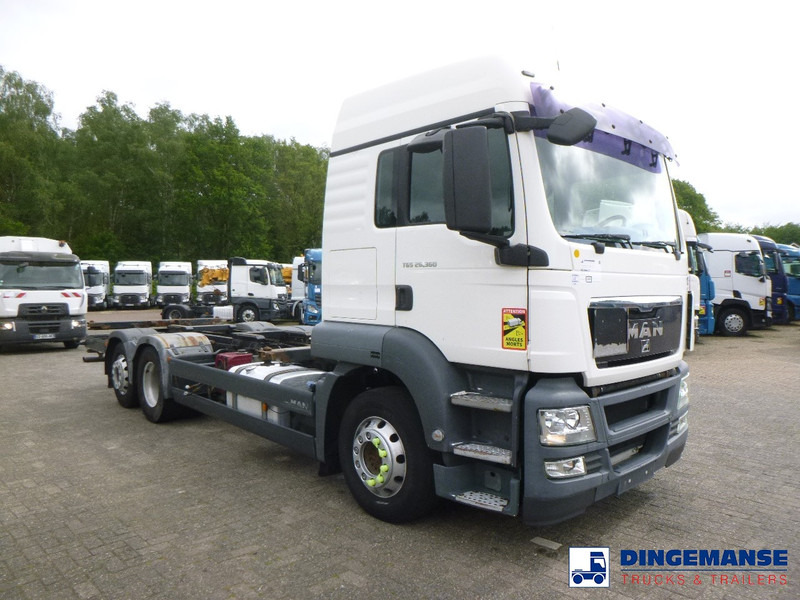 MAN TGS 26.360 Euro 5 6x2 chassis 20 ft + ADR - Şasi kamyon: fotoğraf 2 MAN TGS 26.360 Euro 5 6x2 chassis 20 ft + ADR - Şasi kamyon: fotoğraf 2