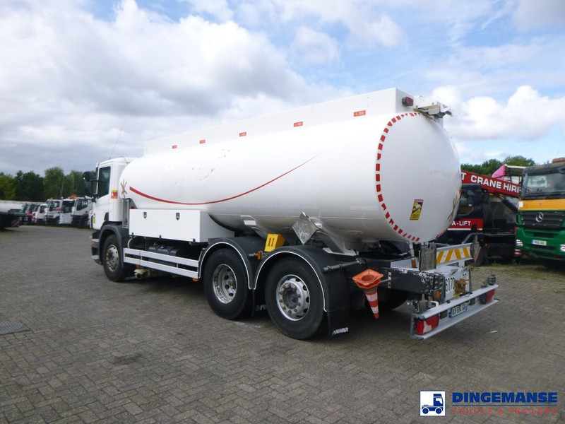 Scania P 320 DB 6X2 fuel tank 18.8 m3 / 5 comp - Tanker kamyon: fotoğraf 3 Scania P 320 DB 6X2 fuel tank 18.8 m3 / 5 comp - Tanker kamyon: fotoğraf 3