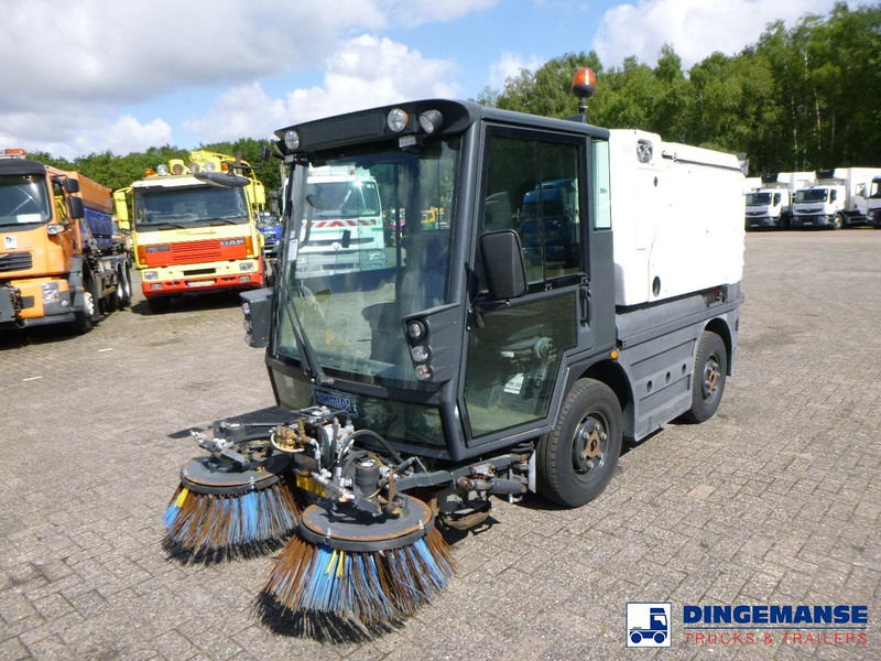Schmidt Compact 200 street sweeper - Yol süpürme aracı: fotoğraf 1 Schmidt Compact 200 street sweeper - Yol süpürme aracı: fotoğraf 1
