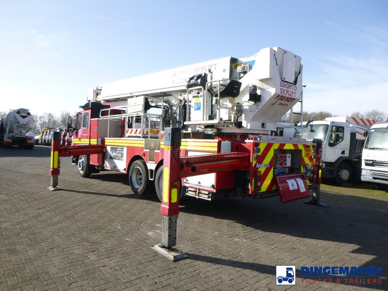 İtfaiye aracı Volvo FM12 6x4 RHD Bronto Skylift F32HDT Angloco fire truck: fotoğraf 8 İtfaiye aracı Volvo FM12 6x4 RHD Bronto Skylift F32HDT Angloco fire truck: fotoğraf 8