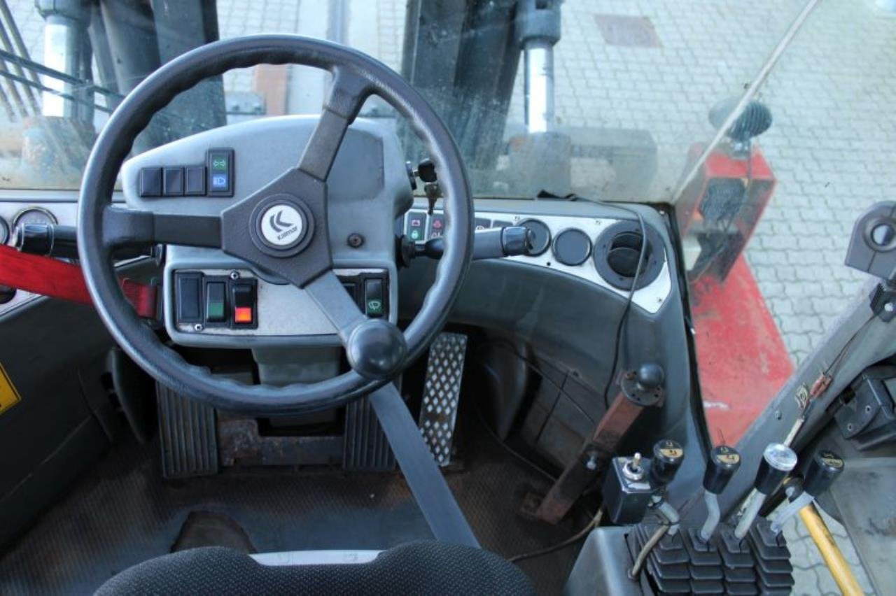 Kalmar DCE140-6 - Dizel forklift: fotoğraf 4 Kalmar DCE140-6 - Dizel forklift: fotoğraf 4