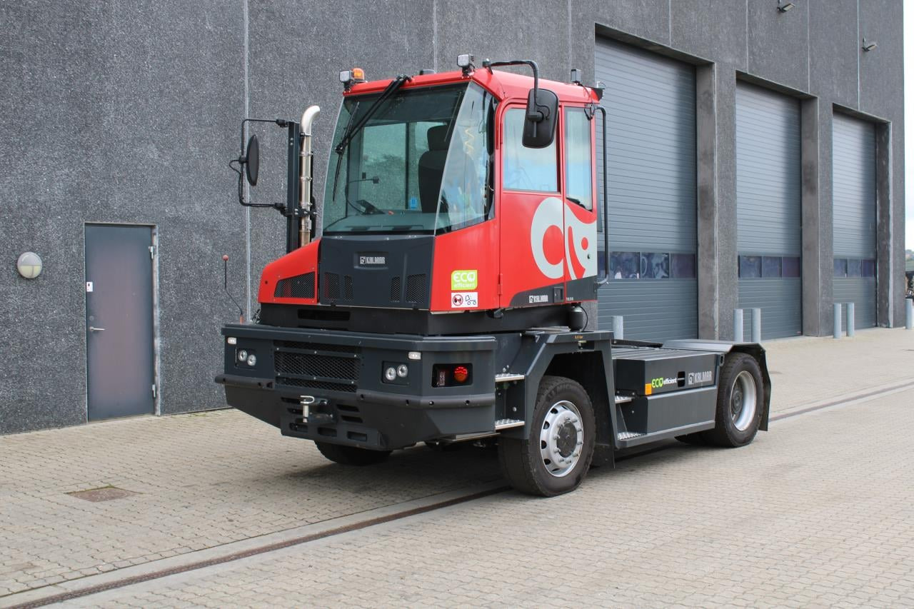 Kalmar TRL618I 4X4 - Terminal çekiciler: fotoğraf 2 Kalmar TRL618I 4X4 - Terminal çekiciler: fotoğraf 2
