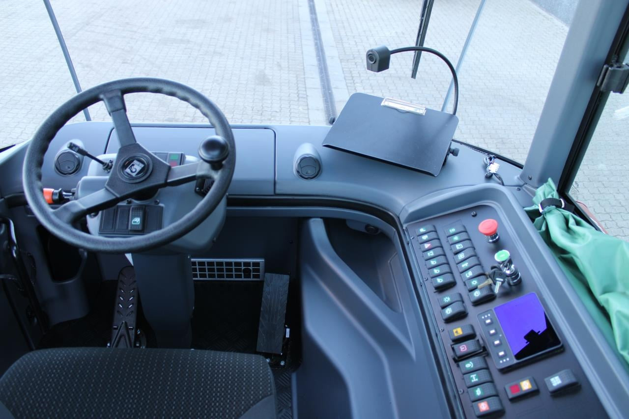 Kalmar TRL618I 4X4 - Terminal çekiciler: fotoğraf 4 Kalmar TRL618I 4X4 - Terminal çekiciler: fotoğraf 4