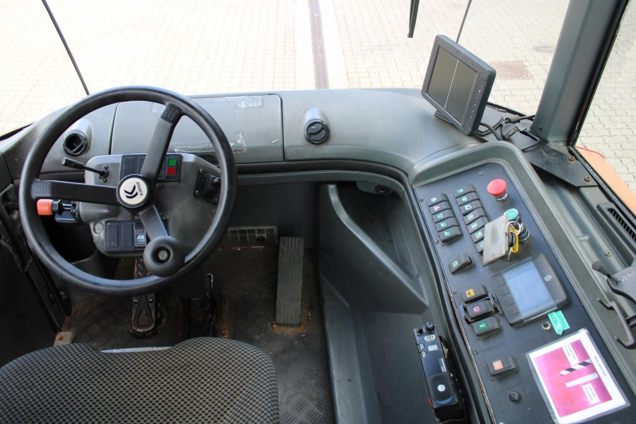 Kalmar TT618I - Terminal çekiciler: fotoğraf 4 Kalmar TT618I - Terminal çekiciler: fotoğraf 4