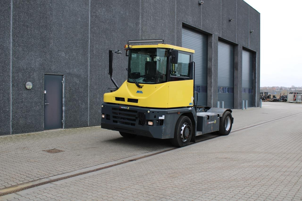 MOL RM255 4X4 - Terminal çekiciler: fotoğraf 2 MOL RM255 4X4 - Terminal çekiciler: fotoğraf 2