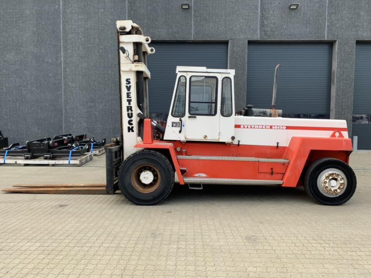 SveTruck 16120-38 - Dizel forklift: fotoğraf 1 SveTruck 16120-38 - Dizel forklift: fotoğraf 1