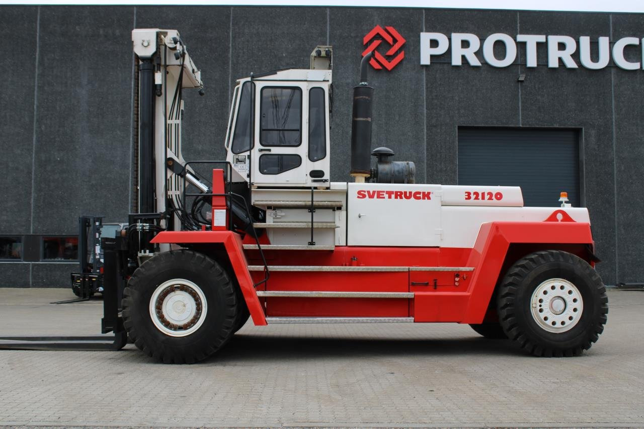 SveTruck 32120-50 - Dizel forklift: fotoğraf 1 SveTruck 32120-50 - Dizel forklift: fotoğraf 1
