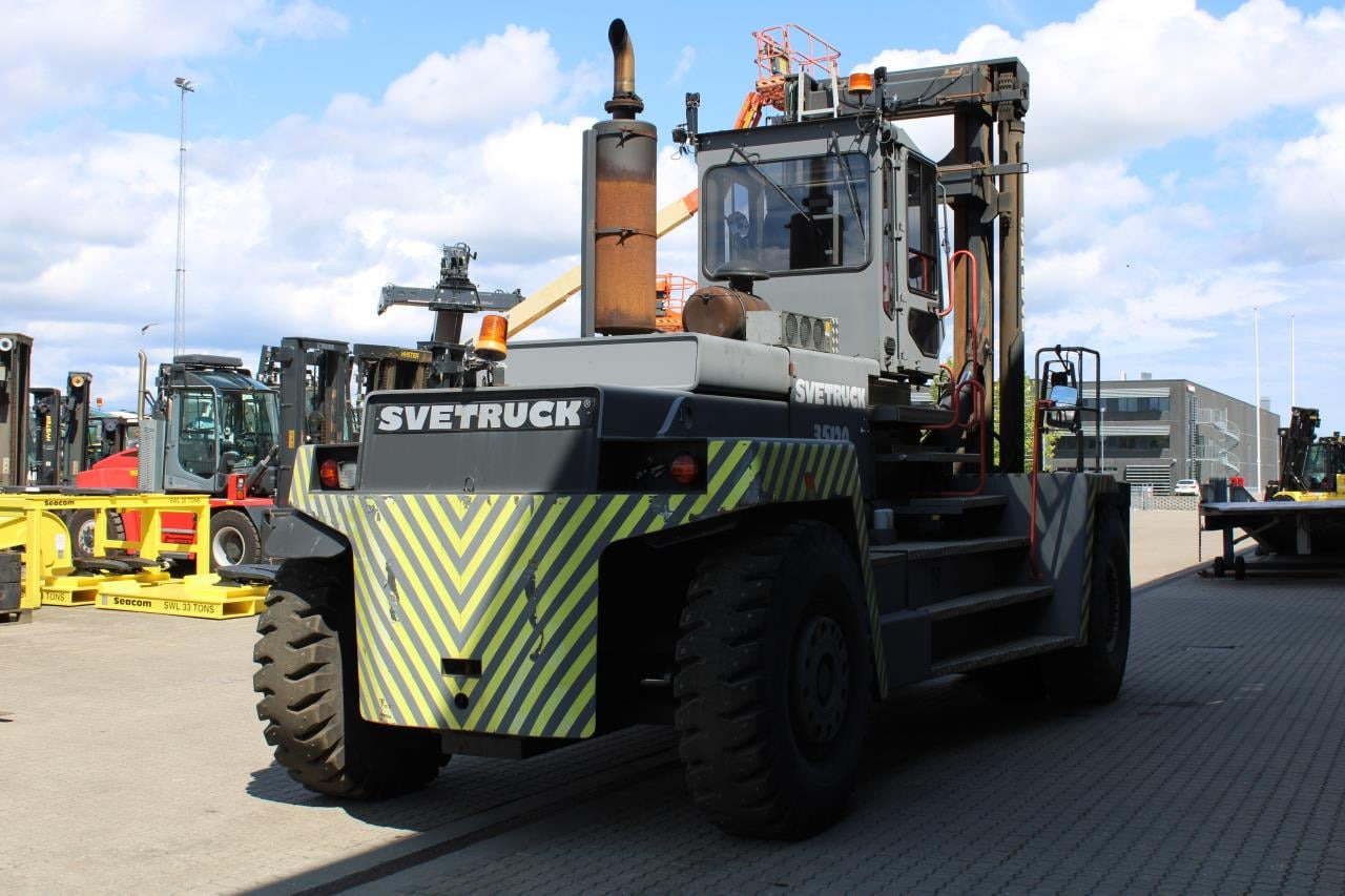 SveTruck 35120-50 - Dizel forklift: fotoğraf 3 SveTruck 35120-50 - Dizel forklift: fotoğraf 3