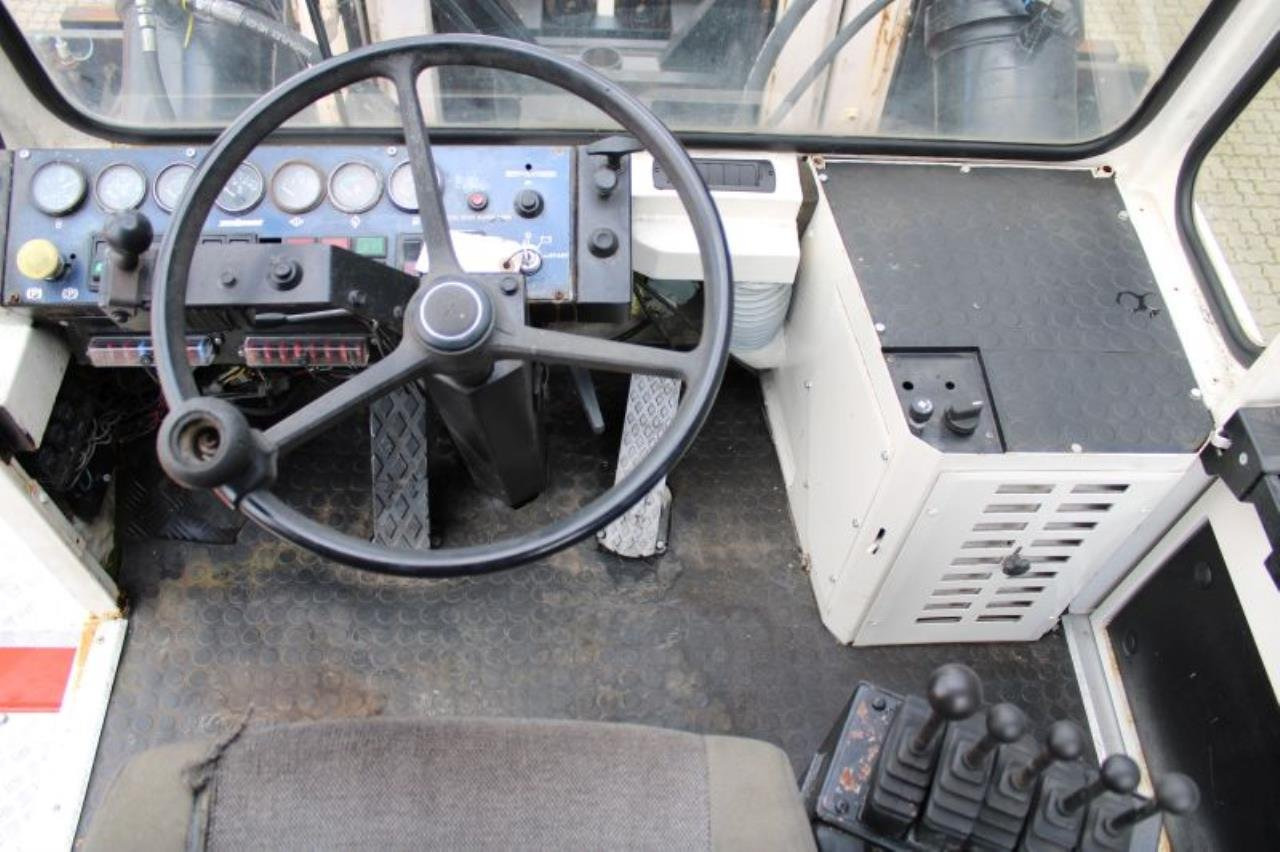 SveTruck 42120-52 - Dizel forklift: fotoğraf 4 SveTruck 42120-52 - Dizel forklift: fotoğraf 4
