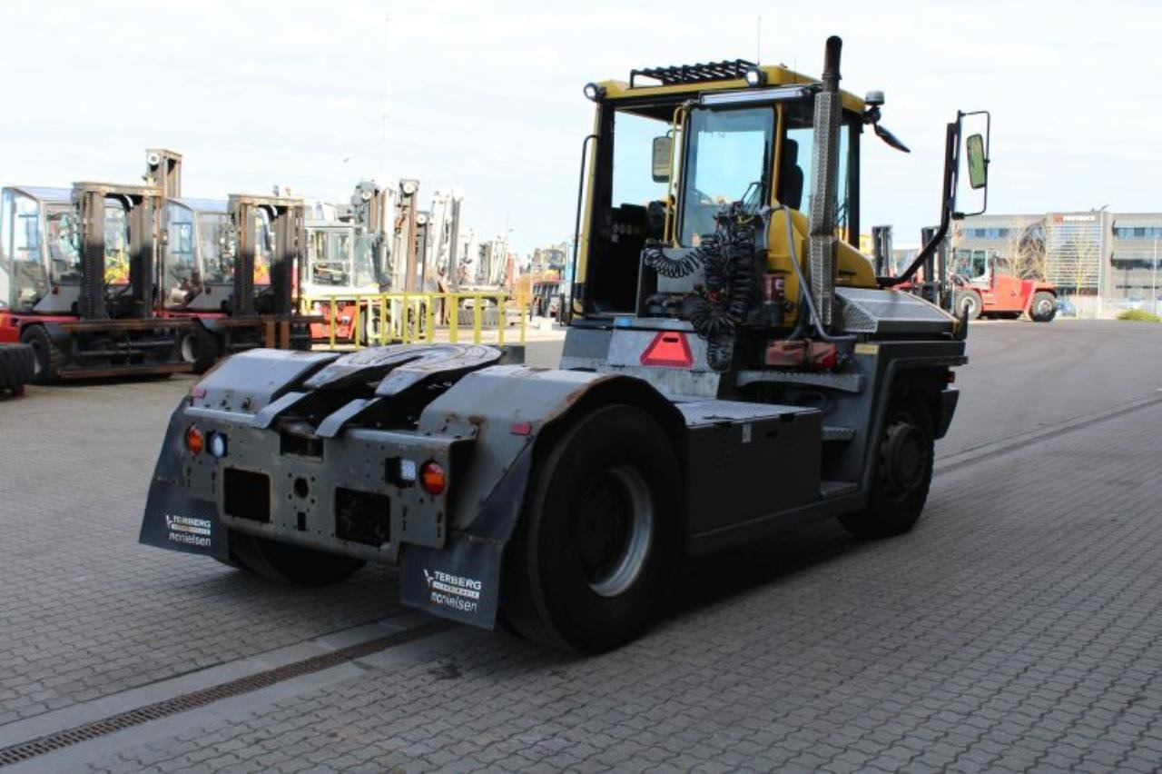 Terberg RT283 - Terminal çekiciler: fotoğraf 3 Terberg RT283 - Terminal çekiciler: fotoğraf 3