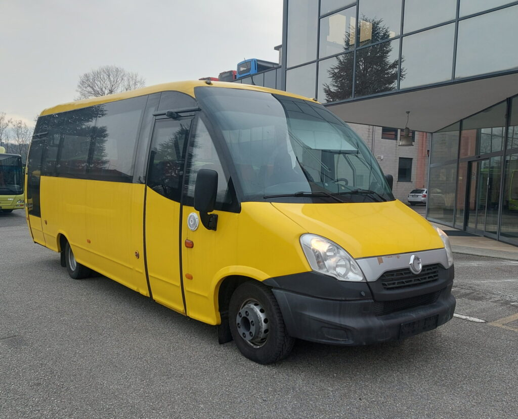 N. 1 IVECO WING – Anno 2013 - Şehirlerarası otobüs: fotoğraf 1 N. 1 IVECO WING – Anno 2013 - Şehirlerarası otobüs: fotoğraf 1