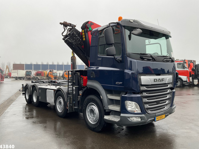 DAF FAD CF 530 8x4 Euro 6 Palfinger 33 Tonmeter laadkraan - Kancalı yükleyici kamyon, Vinçli kamyon: fotoğraf 3 DAF FAD CF 530 8x4 Euro 6 Palfinger 33 Tonmeter laadkraan - Kancalı yükleyici kamyon, Vinçli kamyon: fotoğraf 3