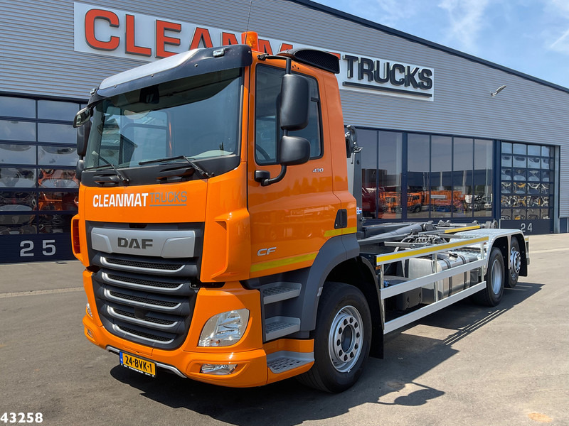 DAF FAN CF 430 VDL 21 Ton haakarmsysteem - Kancalı yükleyici kamyon: fotoğraf 2 DAF FAN CF 430 VDL 21 Ton haakarmsysteem - Kancalı yükleyici kamyon: fotoğraf 2