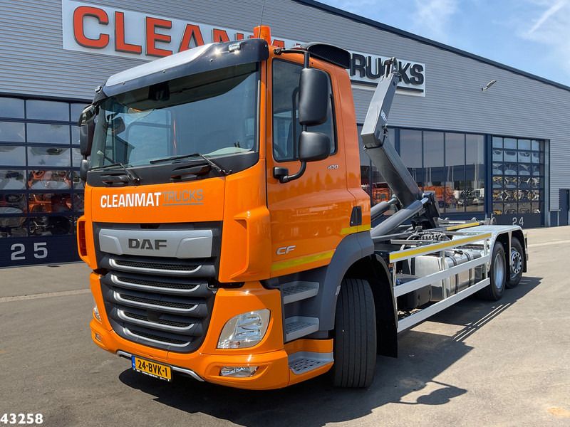 DAF FAN CF 430 VDL 21 Ton haakarmsysteem - Kancalı yükleyici kamyon: fotoğraf 1 DAF FAN CF 430 VDL 21 Ton haakarmsysteem - Kancalı yükleyici kamyon: fotoğraf 1