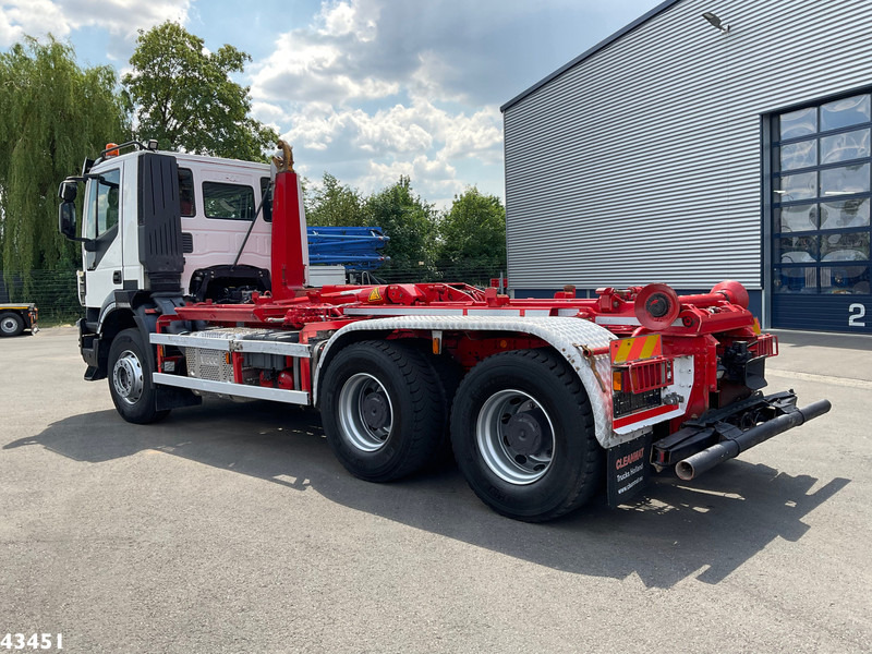 Iveco AD260T 6x4 Euro 6 AJK 20 haakarmsysteem - Kancalı yükleyici kamyon: fotoğraf 4 Iveco AD260T 6x4 Euro 6 AJK 20 haakarmsysteem - Kancalı yükleyici kamyon: fotoğraf 4