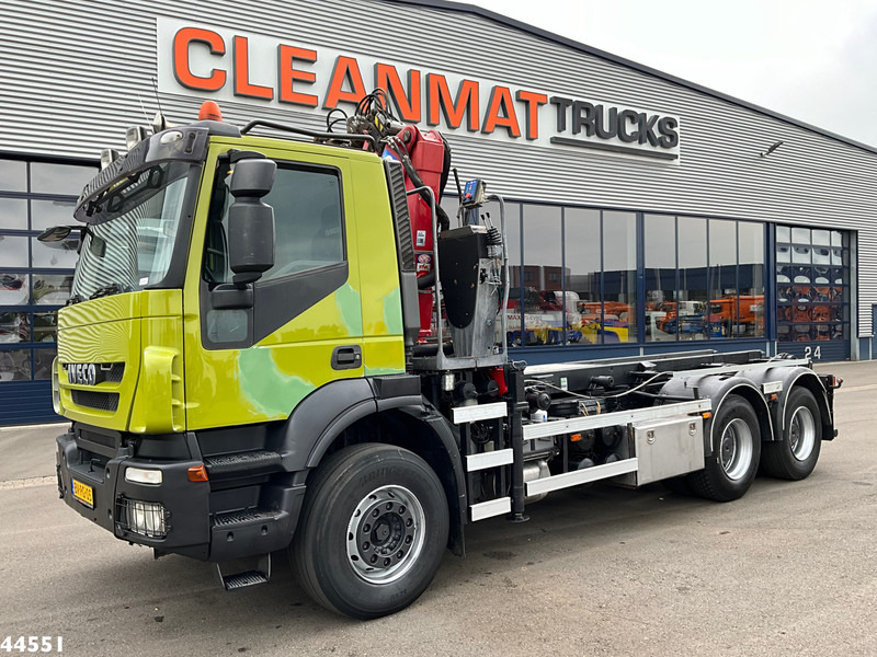 Iveco AD260T41 6x4 HMF 16 Tonmeter Z-kraan - Kablo sistemli kamyon, Vinçli kamyon: fotoğraf 2 Iveco AD260T41 6x4 HMF 16 Tonmeter Z-kraan - Kablo sistemli kamyon, Vinçli kamyon: fotoğraf 2