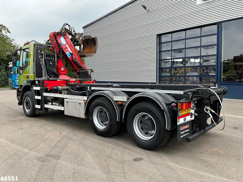 Iveco AD260T41 6x4 HMF 16 Tonmeter Z-kraan - Kablo sistemli kamyon, Vinçli kamyon: fotoğraf 4 Iveco AD260T41 6x4 HMF 16 Tonmeter Z-kraan - Kablo sistemli kamyon, Vinçli kamyon: fotoğraf 4