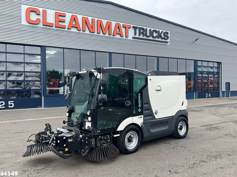Mathieu MC 210 Azura Flex Euro 6 with 3-rd brush - Yol süpürme aracı: fotoğraf 3 Mathieu MC 210 Azura Flex Euro 6 with 3-rd brush - Yol süpürme aracı: fotoğraf 3