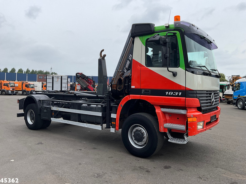 Mercedes-Benz Actros 1931 AK 4x4 Hiab 12 Tonmeter laadkraan - Kancalı yükleyici kamyon, Vinçli kamyon: fotoğraf 3 Mercedes-Benz Actros 1931 AK 4x4 Hiab 12 Tonmeter laadkraan - Kancalı yükleyici kamyon, Vinçli kamyon: fotoğraf 3