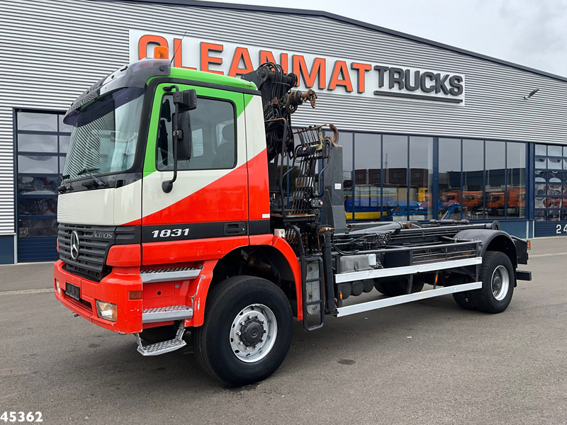 Mercedes-Benz Actros 1931 AK 4x4 Hiab 12 Tonmeter laadkraan - Kancalı yükleyici kamyon, Vinçli kamyon: fotoğraf 2 Mercedes-Benz Actros 1931 AK 4x4 Hiab 12 Tonmeter laadkraan - Kancalı yükleyici kamyon, Vinçli kamyon: fotoğraf 2