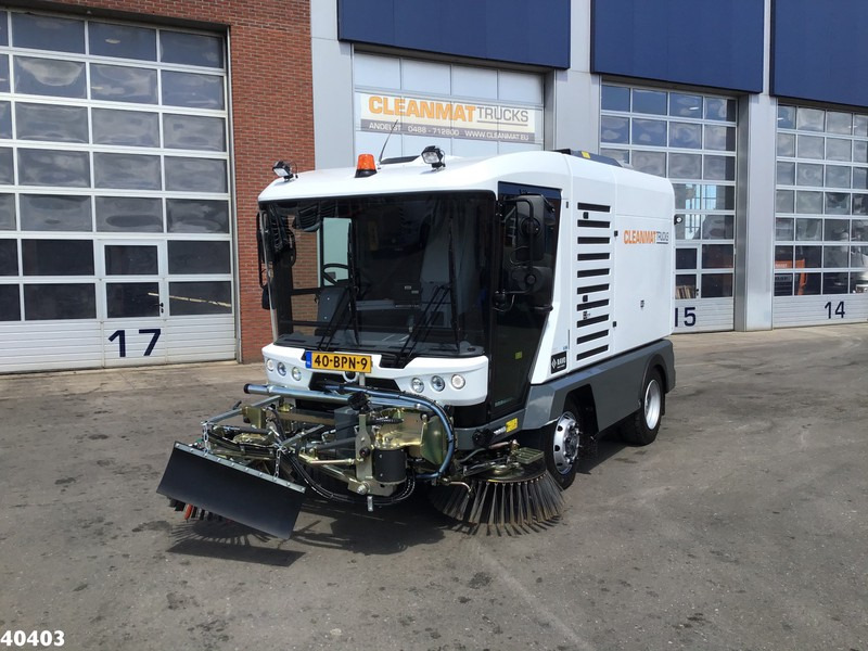 Ravo 5-SERIES 580 with 3-rd brush - Yol süpürme aracı: fotoğraf 1 Ravo 5-SERIES 580 with 3-rd brush - Yol süpürme aracı: fotoğraf 1