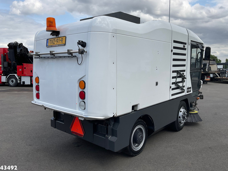 Ravo 540 - Yol süpürme aracı: fotoğraf 4 Ravo 540 - Yol süpürme aracı: fotoğraf 4