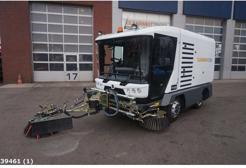 Ravo 540 STH met 3-de borstel - Yol süpürme aracı: fotoğraf 1 Ravo 540 STH met 3-de borstel - Yol süpürme aracı: fotoğraf 1