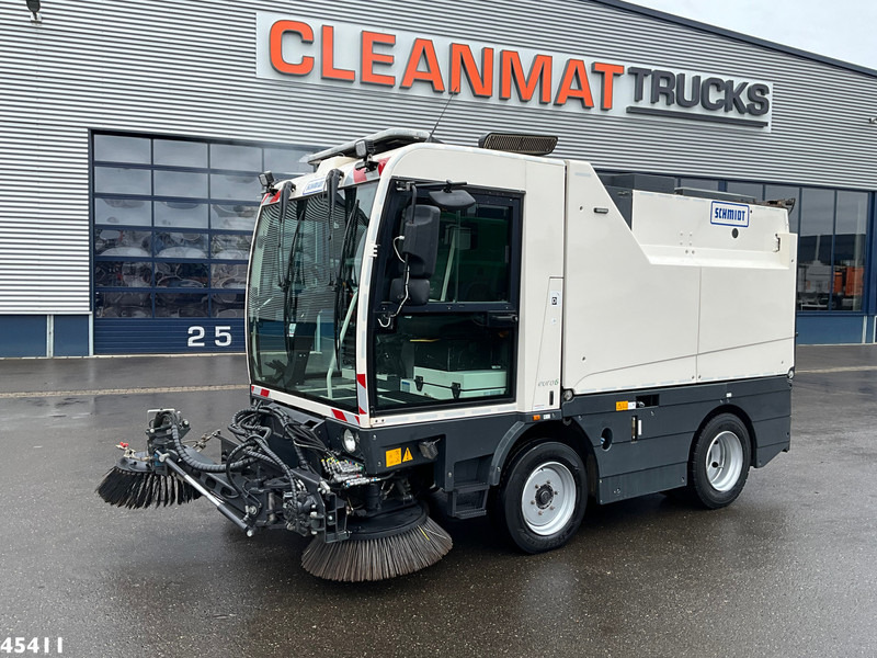 Schmidt Cleango 500 Compact Euro 6 with 3-rd brush - Yol süpürme aracı: fotoğraf 2 Schmidt Cleango 500 Compact Euro 6 with 3-rd brush - Yol süpürme aracı: fotoğraf 2