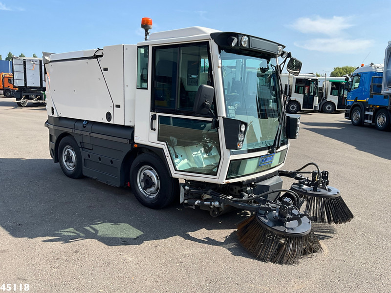 Schmidt Swingo Compact 200 Euro 6 - Yol süpürme aracı: fotoğraf 4 Schmidt Swingo Compact 200 Euro 6 - Yol süpürme aracı: fotoğraf 4