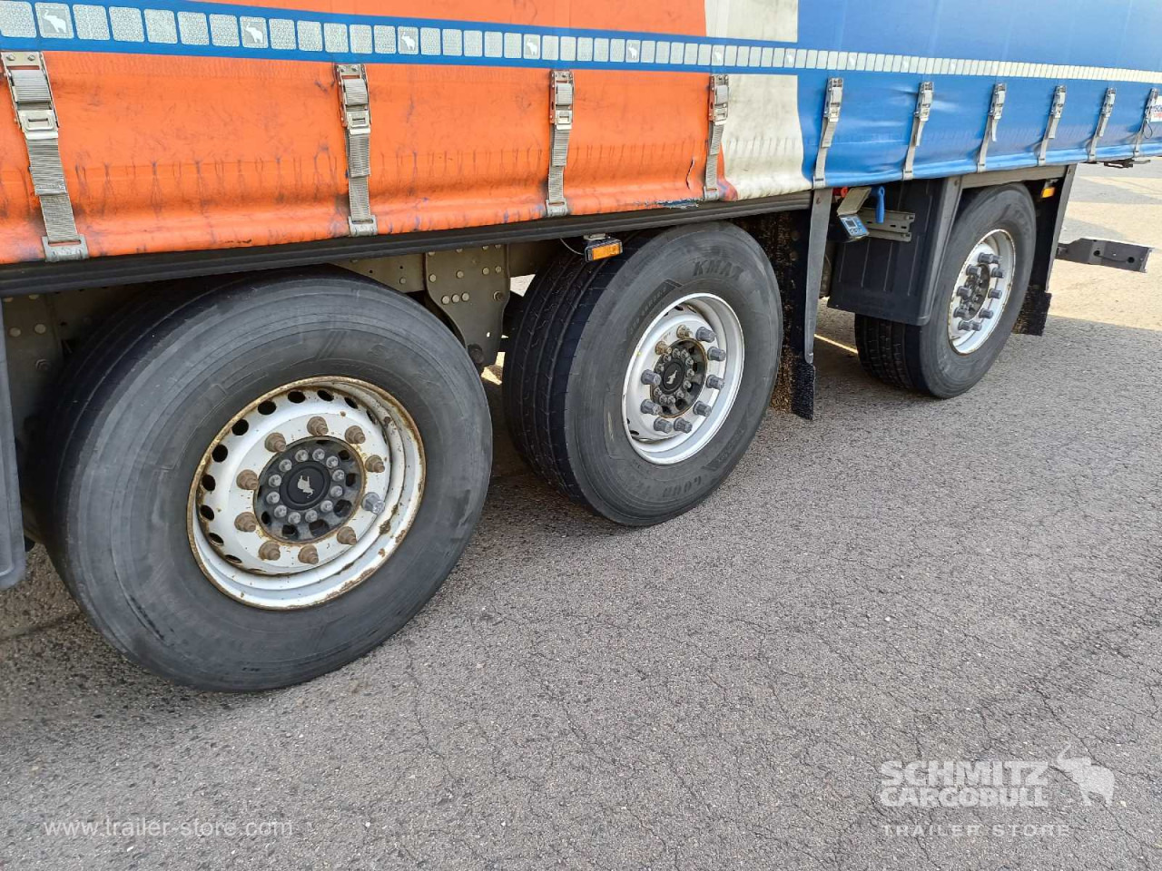 SCHMITZ Auflieger Curtainsider Standard Forklift holder - Tenteli dorse: fotoğraf 4 SCHMITZ Auflieger Curtainsider Standard Forklift holder - Tenteli dorse: fotoğraf 4
