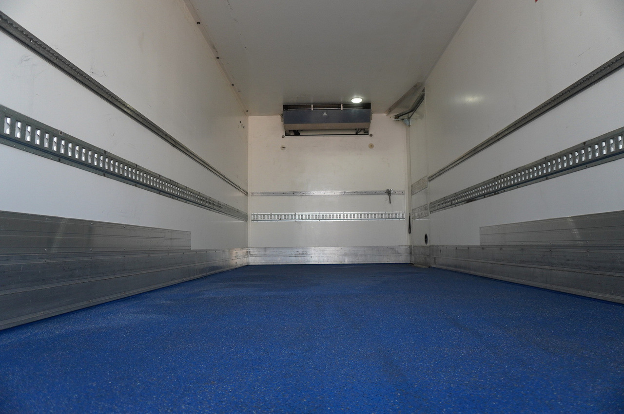 IVECO Eurocargo 100-190 4x2 E6 / Refrigerator / Dhollandia 1.5 T - Refrijeratör kamyon: fotoğraf 5 IVECO Eurocargo 100-190 4x2 E6 / Refrigerator / Dhollandia 1.5 T - Refrijeratör kamyon: fotoğraf 5