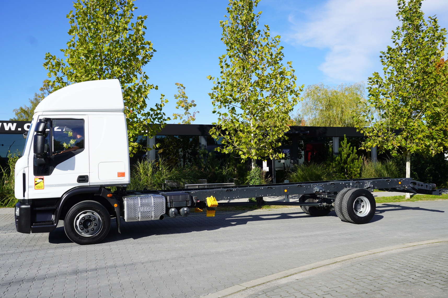 IVECO Eurocargo 140e19 4×2 E6 Glob / ADR / frame 8,1m - Şasi kamyon: fotoğraf 2 IVECO Eurocargo 140e19 4×2 E6 Glob / ADR / frame 8,1m - Şasi kamyon: fotoğraf 2
