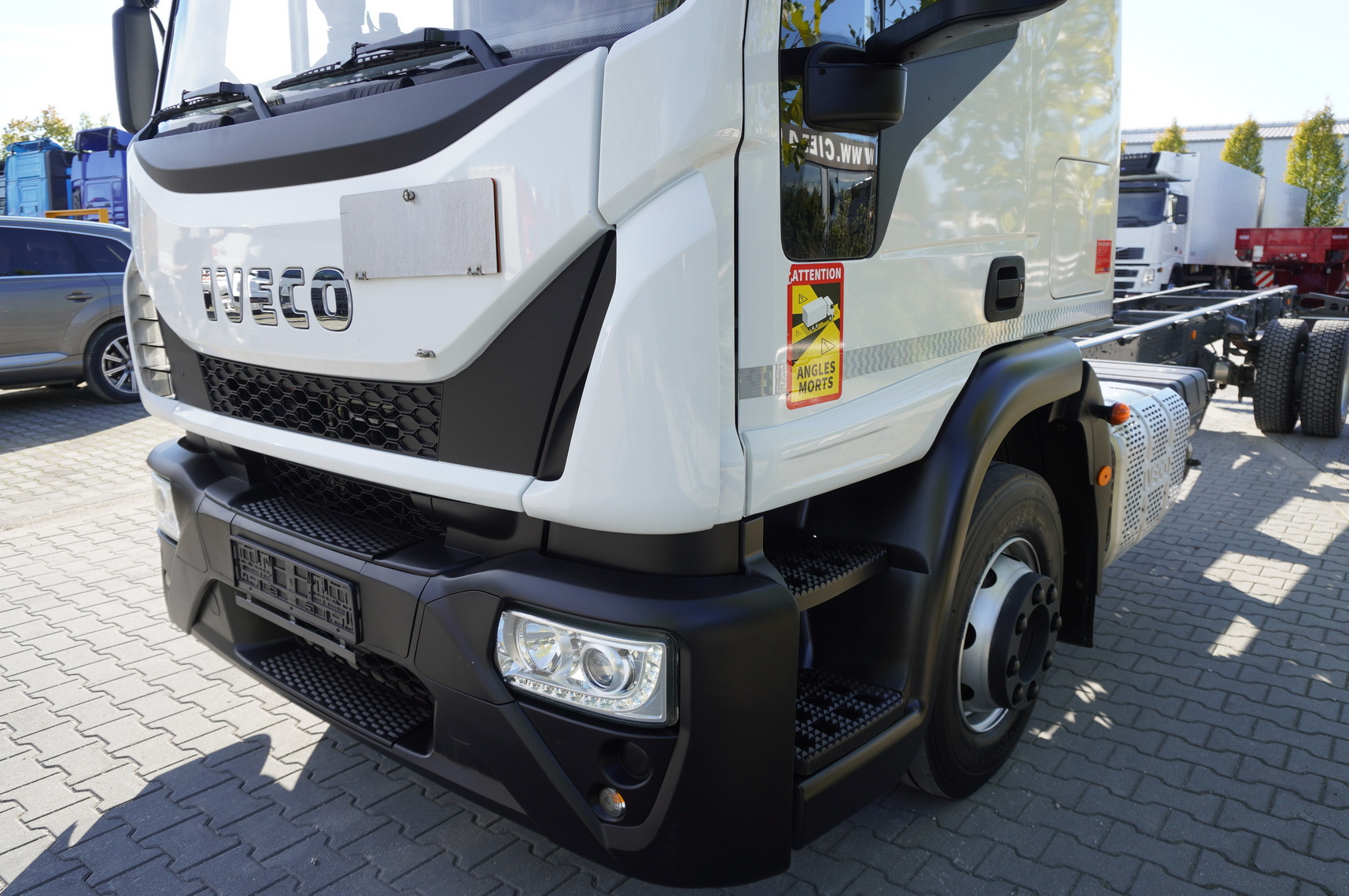 IVECO Eurocargo 140e19 4×2 E6 Glob / ADR / frame 8,1m - Şasi kamyon: fotoğraf 5 IVECO Eurocargo 140e19 4×2 E6 Glob / ADR / frame 8,1m - Şasi kamyon: fotoğraf 5